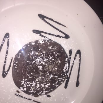 Roberto's - molten chocolate cake...I could use a little more lava, but it was pretty damn good - Italian Near Me - Bronx, New York