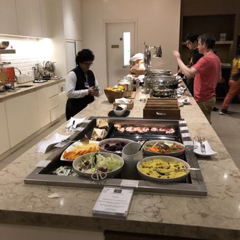 Plaza Premium Lounge - Buffet - Airport Lounges Near Me - London, XGL Plaza Premium Lounge - Buffet - Airport Lounges Near Me - London, XGL