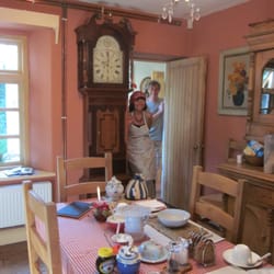 Conygre Bed & Breakfast - The Bungalow - Breakfast in the AM with our hosts at the door.