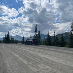 Keys to Denali - Car + epic scenery