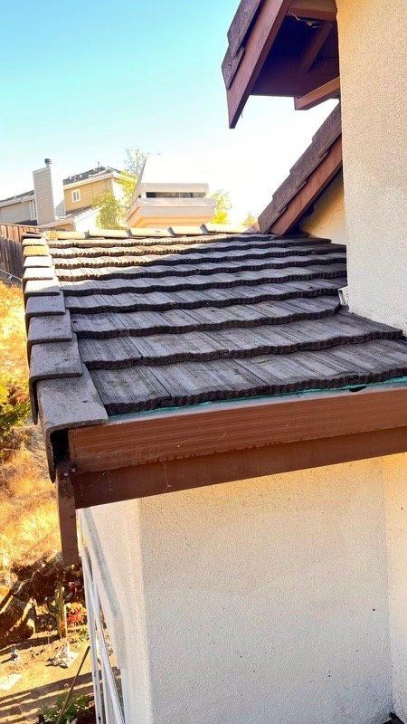 Slide of Diamond Ridge Roofing