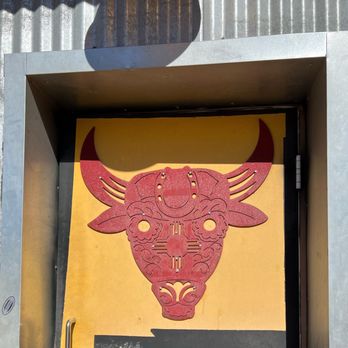 Lucky Bull Grill - New American Near Me - Carlsbad, New Mexico
