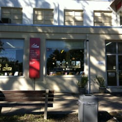 Cincinnati and Hamilton County Public Library: Greenhills - Storefront