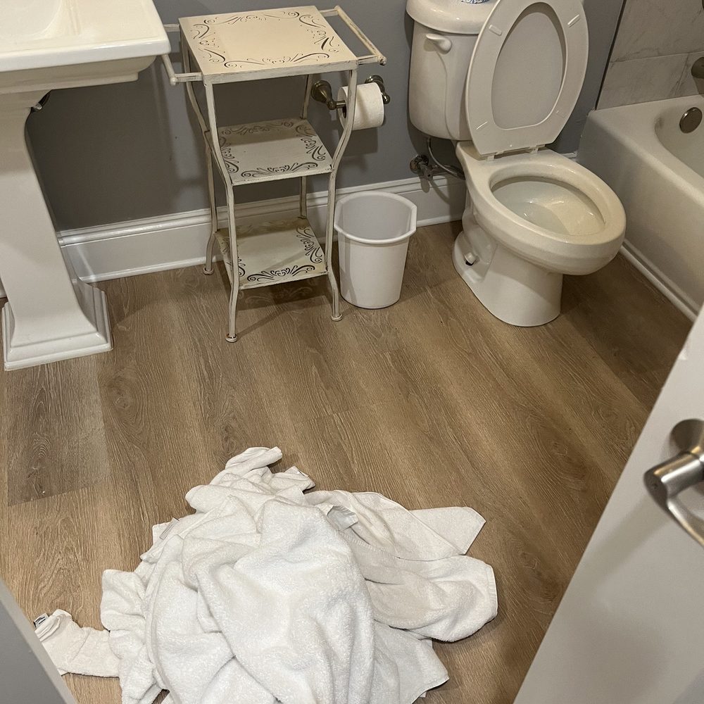 RealJoy Vacations - dirty towels - Vacation Rentals Near Me - Destin, Florida RealJoy Vacations - dirty towels - Vacation Rentals Near Me - Destin, Florida