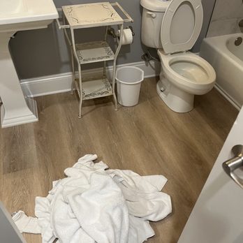 RealJoy Vacations - dirty towels - Vacation Rentals Near Me - Destin, Florida