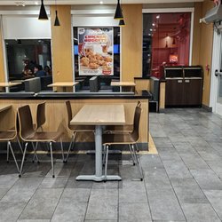 Jollibee - Energy Corridor - Inside