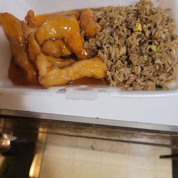 Golden Lily - Orange chicken n fried rice lunch portion - Chinese Near Me - Toledo, Ohio Golden Lily - Orange chicken n fried rice lunch portion - Chinese Near Me - Toledo, Ohio
