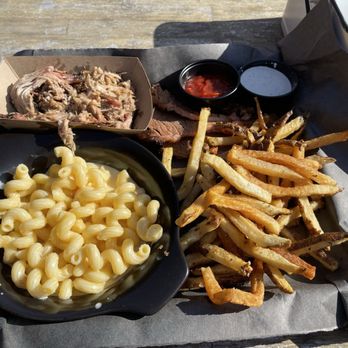 The Wilds Taphouse & BBQ - Pulled pork, brisket, fries & mac and cheese. - Barbeque Near Me - Newport, Oregon