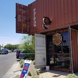 Chuco Barbas - The outside of the shop