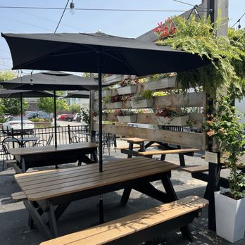 Parlor Public House - Patio - Coffee & Tea Near Me - Indianapolis, Indiana Parlor Public House - Patio - Coffee & Tea Near Me - Indianapolis, Indiana