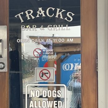 Tracks - Burgers Near Me - Cary, Illinois