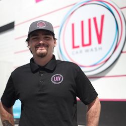 LUV Car Wash - Palm Ave