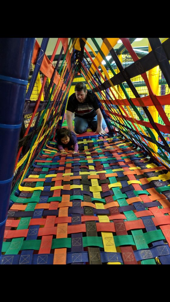 MANDEE’S FUNTASTIC PLAY CENTER 10 Photos & 17 Reviews 20372 Van