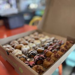 Sugar llamas - Fort Smith - 36 Donuts