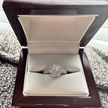 Hoang Son Jewelry - Jewelry Near Me - Arlington, Texas Hoang Son Jewelry - Jewelry Near Me - Arlington, Texas