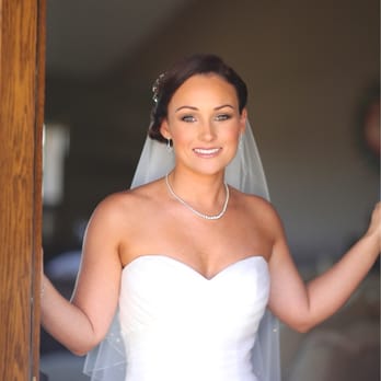 Kiss the Bride Make-Up - My makeup was amazing - Makeup Artists Near Me Kiss the Bride Make-Up - My makeup was amazing - Makeup Artists Near Me