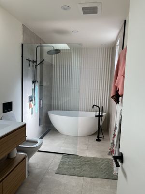 Bathroom Remodels - Richard De Nola General Contractor is a fully operational remodeling and new home construction company. We offer renovations, remodeling and construction services. We are fully licensed and insured, and pride ourselves on our quality workmanship. Call us today.