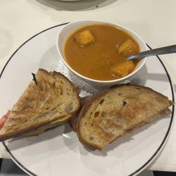 Niagara Falls Cat Cafe - Grilled cheese and tomato bisque