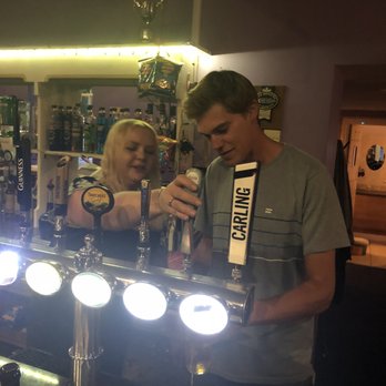 Railway Hotel - Pub owner offering to help American cousin the true way to pour! - Pubs Near Me - Radstock, BAS Railway Hotel - Pub owner offering to help American cousin the true way to pour! - Pubs Near Me - Radstock, BAS