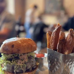 The Dandy Burger - dry-aged 8oz burger cooked medium rare