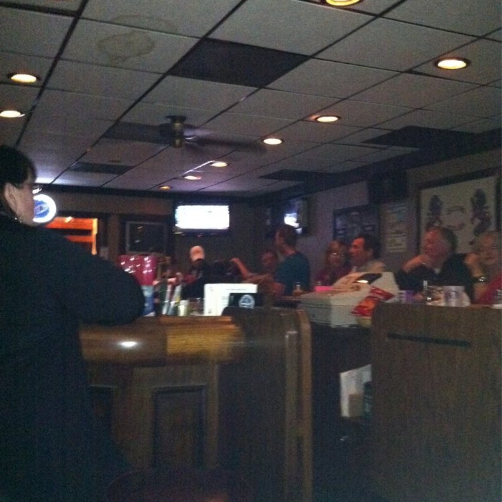 Red Lion Lounge - people sitting at the bar - Lounges Near Me - Cedar Rapids, Iowa Red Lion Lounge - people sitting at the bar - Lounges Near Me - Cedar Rapids, Iowa