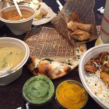 Choolaah - CHICKEN with NAAN BREAD and TIKKA MASALA SAUCE and a side of SOMOSAS - Indian Near Me - Beachwood, Ohio