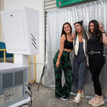 Funshot - Photo Booth Rentals Near Me - Los Angeles, California