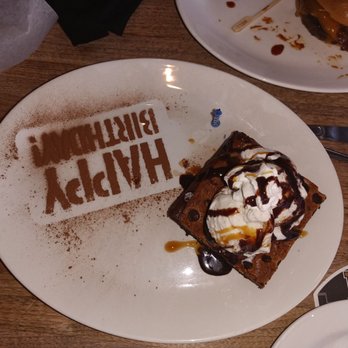 Yard House - New American Near Me - Bakersfield, California