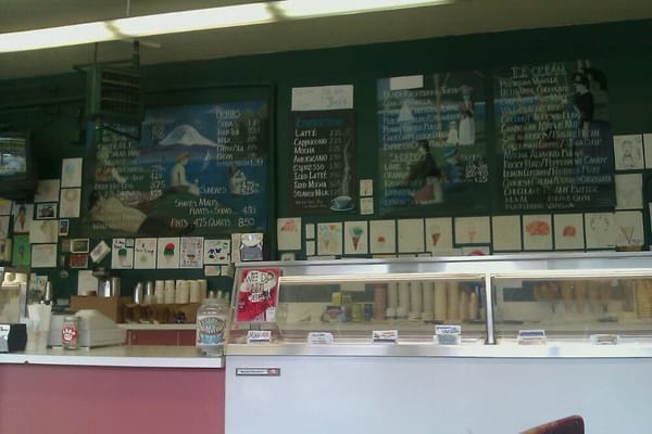 Scoop Du Jour Ice Creamery by null