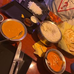 Bahnhof Geilenkirchen - Curry, chili, and butter chicken with homemade naan