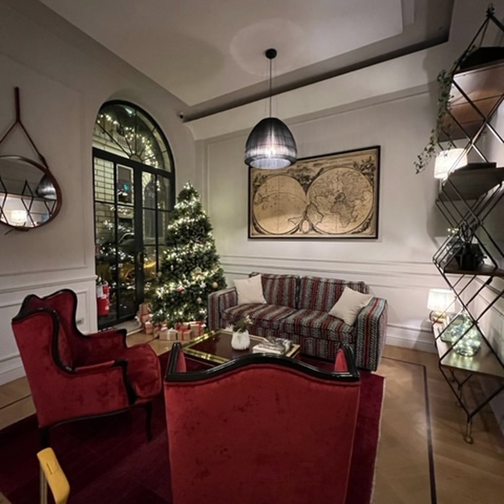 The Fifteen Keys - Interior of The Fifteen Keys Hotel, Christmas Eve, 2021 (so festive!) - Hotels Near Me - Rome, RM