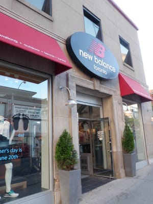 new balance yonge st clair