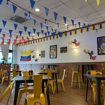 Mr Patakon - Inside - Colombian Near Me - Indianapolis, Indiana