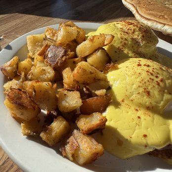 Brea Lu - Classic Benedict - New American Near Me - Westbrook, Maine