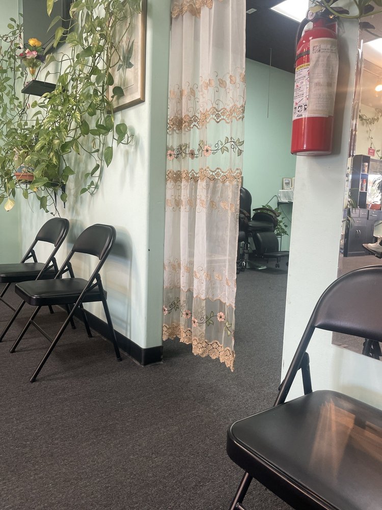 AB Eyebrow Threading Logo