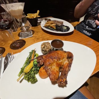 Hannigans Bar & Restaurant - Duck and sirloin steak - Irish Pub Near Me - Killarney, Kentucky
