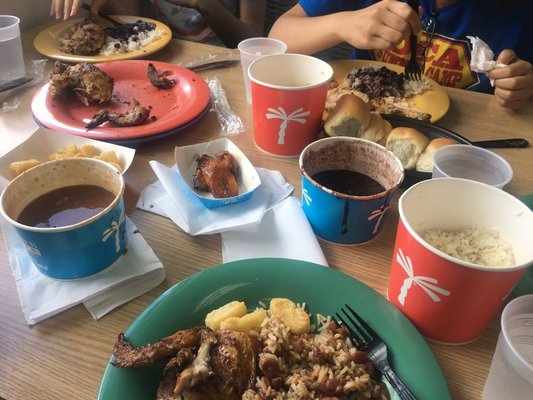 Pollo Tropical by null