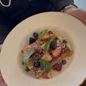 Fusion Kitchen - Crepes with cottage cheese, custard and berries - Breakfast & Brunch Near Me - Los Angeles, California