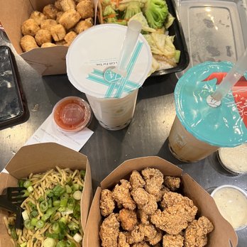 Li Cha Tea - top - T4 Fried Tofu with rice and veggies  bottom - T4 Garlic Noodles and Popcorn Chicken - Bubble Tea Near Me - Northridge, California