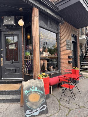 Saint JJH & Café by null