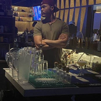 3rd Base LA - Unsanitizing bartender - Sports Bars Near Me - Los Angeles, California 3rd Base LA - Unsanitizing bartender - Sports Bars Near Me - Los Angeles, California