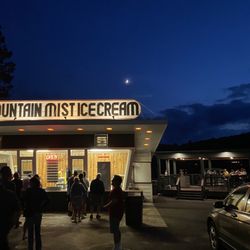 Mountain Mist Ice Cream - Outside of the shop at night!