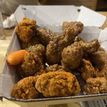 Buffalo Wild Wings - Deceiving about 60-70% breading - American Near Me - Citrus Heights, California