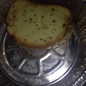 Cafe Bambino's - The $2.99 garlic bread starter...ridiculous. - Chicken Wings Near Me - Pasadena, California