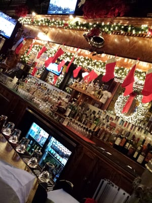 Glascott’s Saloon by null