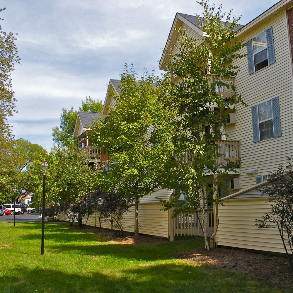 Alton Woods 241 Loudon Rd Concord, NH Apartments For Rent