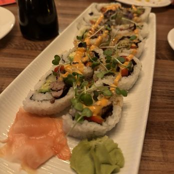 Beelow's Steakhouse - Steak sushi - Steakhouses Near Me - Lake Zurich, Illinois