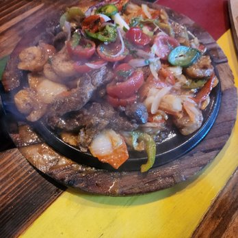 Nacho Daddy - Fliet Mignon & Shrimp Fajitas 4.5/5 - New American Near Me - Las Vegas, Nevada Nacho Daddy - Fliet Mignon & Shrimp Fajitas 4.5/5 - New American Near Me - Las Vegas, Nevada