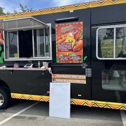 Food Truck El Pastorcito - The food truck outside