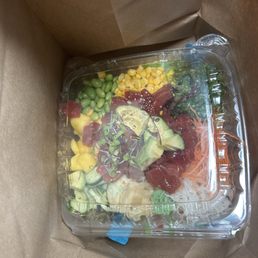 Tuna poke bowl